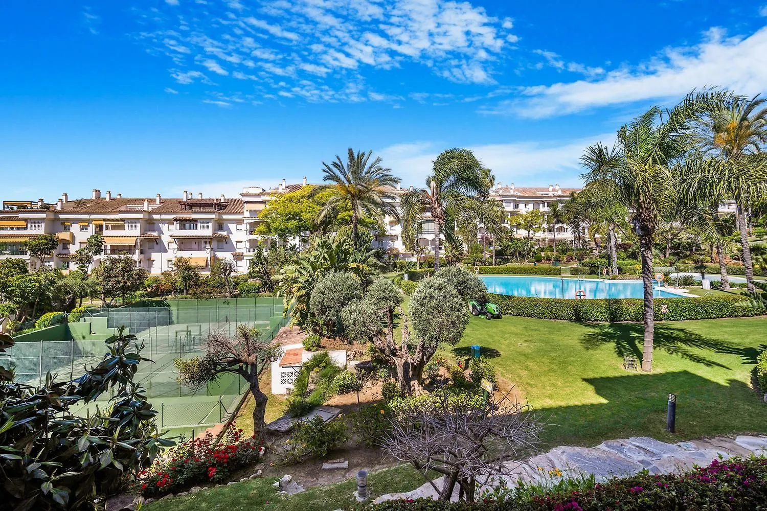 Apartment Hacienda De Los Nagueles - Golden Mile, Marbella