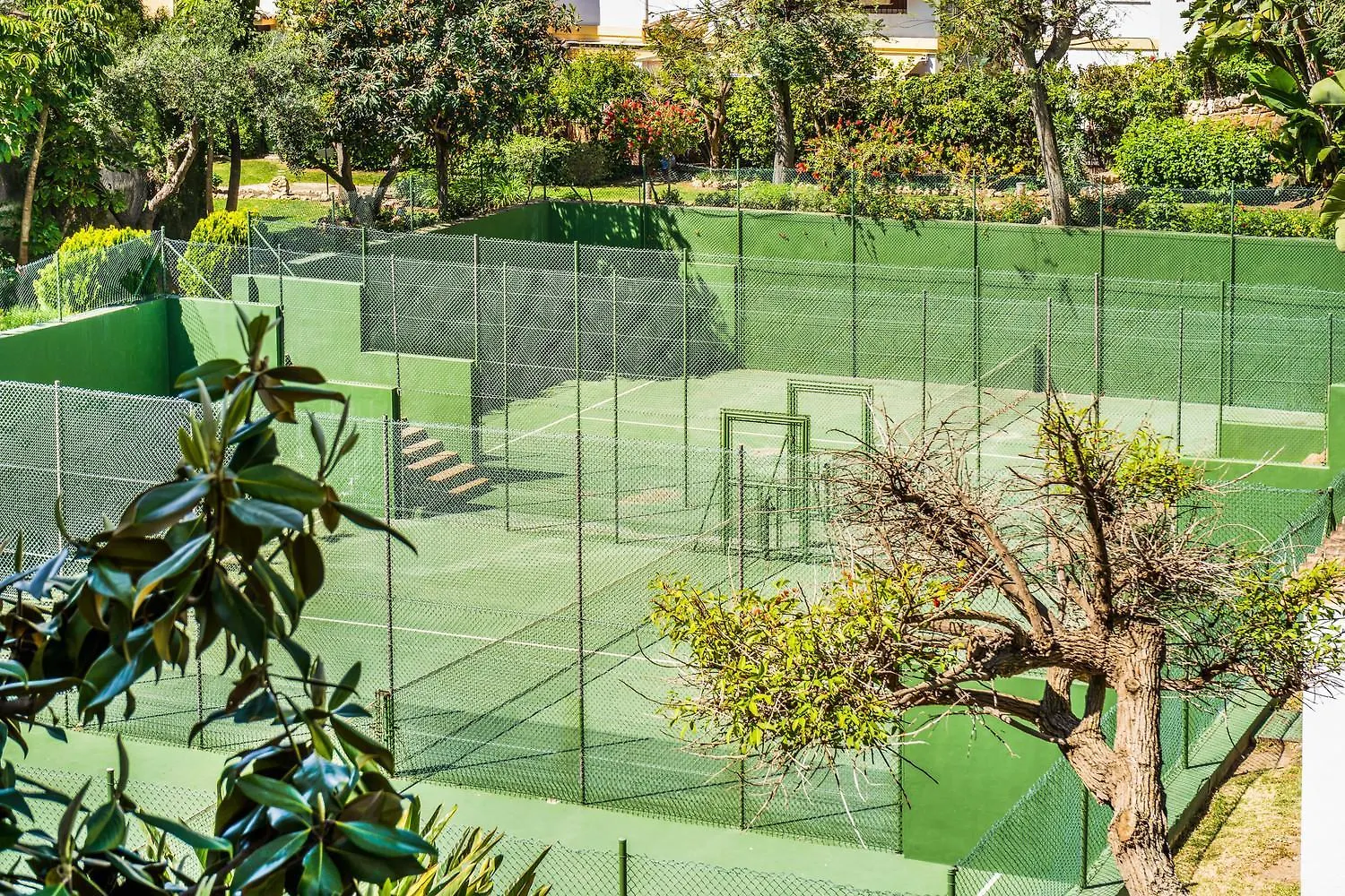 Apartment Hacienda De Los Nagueles - Golden Mile, Marbella Spain